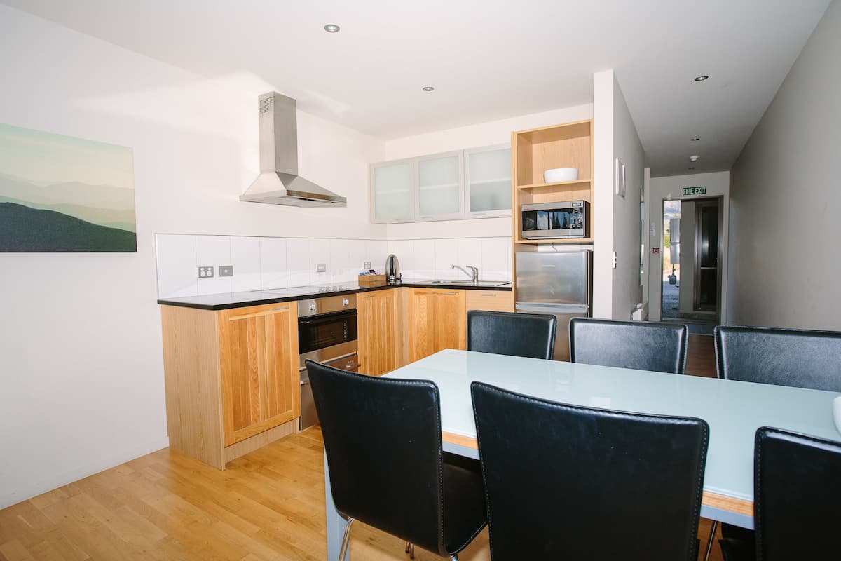 studio apartment | 1 bedroom, desk, iron/ironing board, free wifi