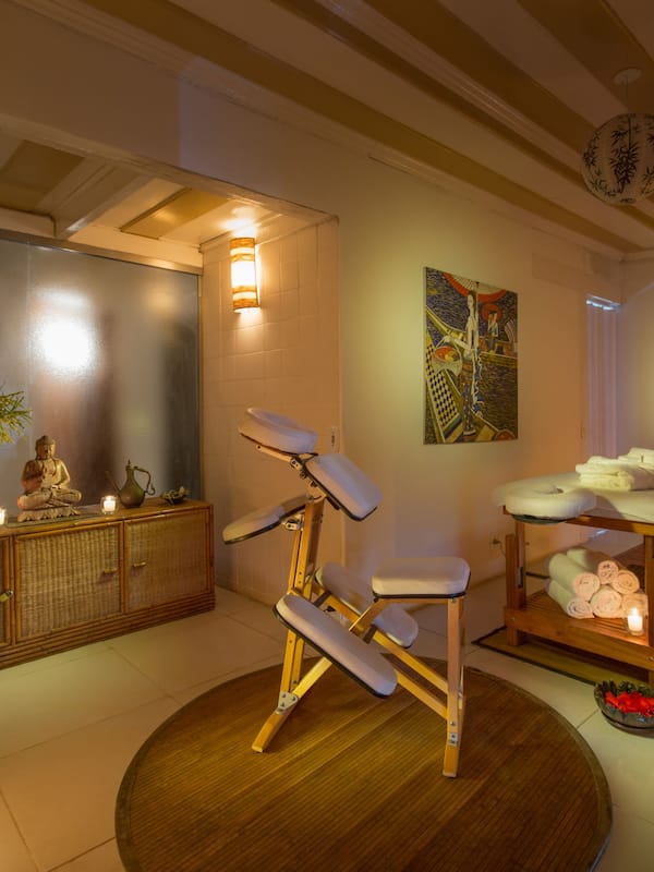 Sauna, hot tub, body treatments, hydrotherapy, aromatherapy, body scrubs
