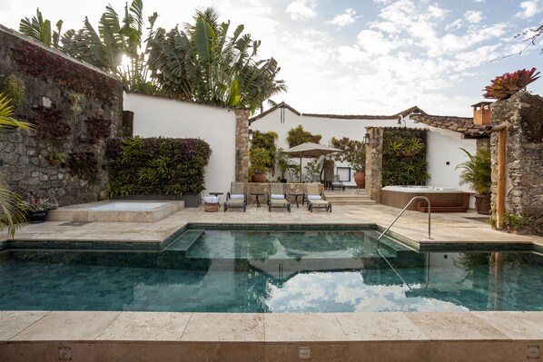 42-inch TV with cable channels