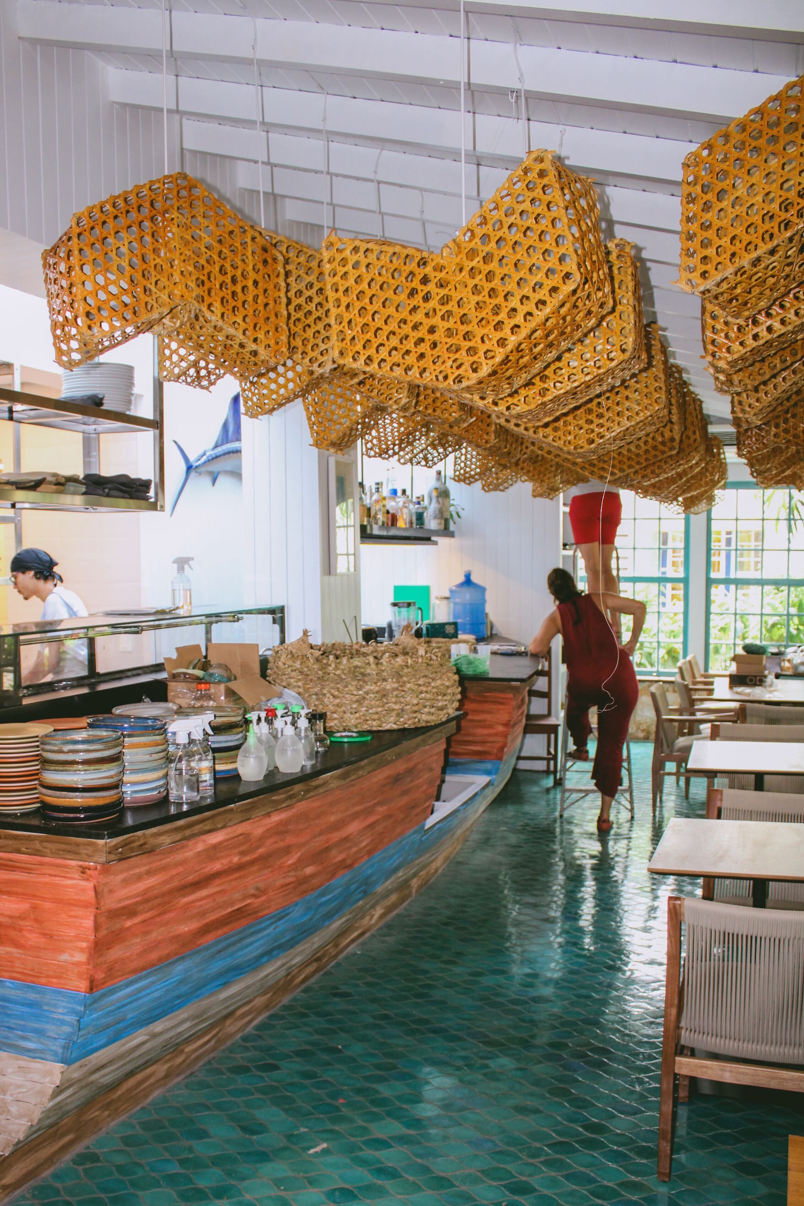 2 restaurants, lunch, dinner served; local and international cuisine