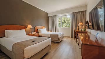 Double Room, 2 Single Beds | Minibar, in-room safe, desk, soundproofing