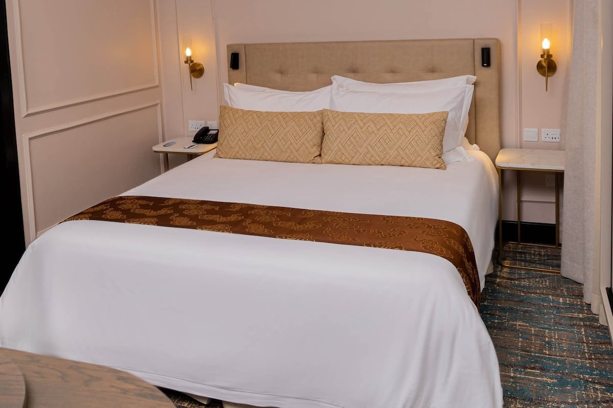 Executive Double Room | Minibar, soundproofing, free WiFi