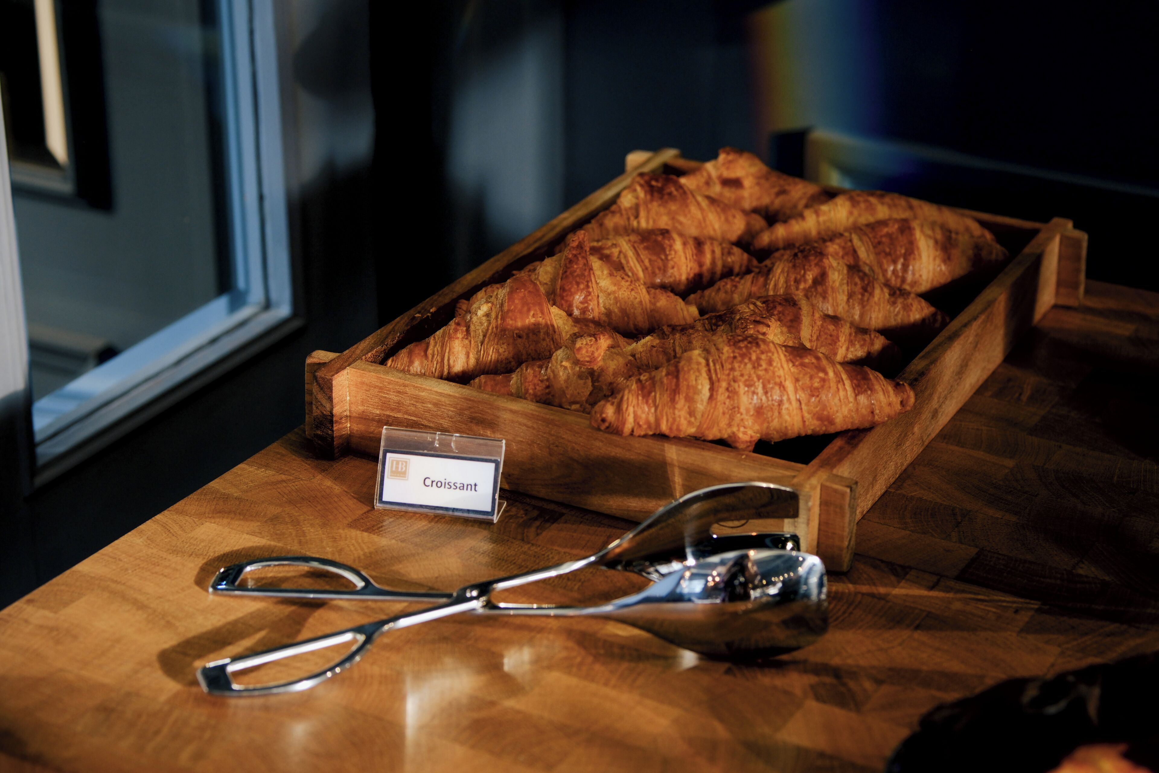 daily buffet breakfast for a fee