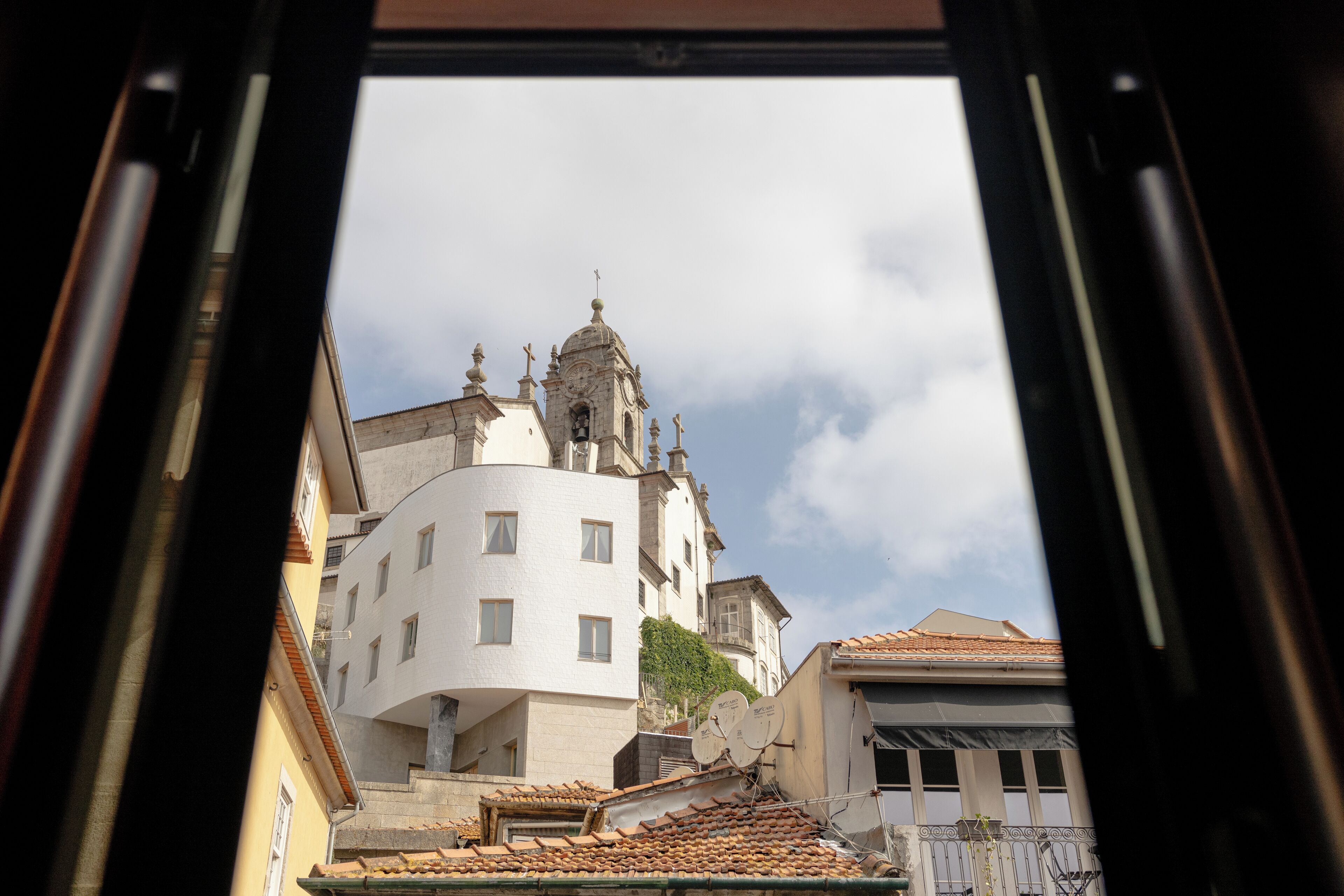 double or twin room | hypo-allergenic bedding, in-room safe, desk, laptop workspace