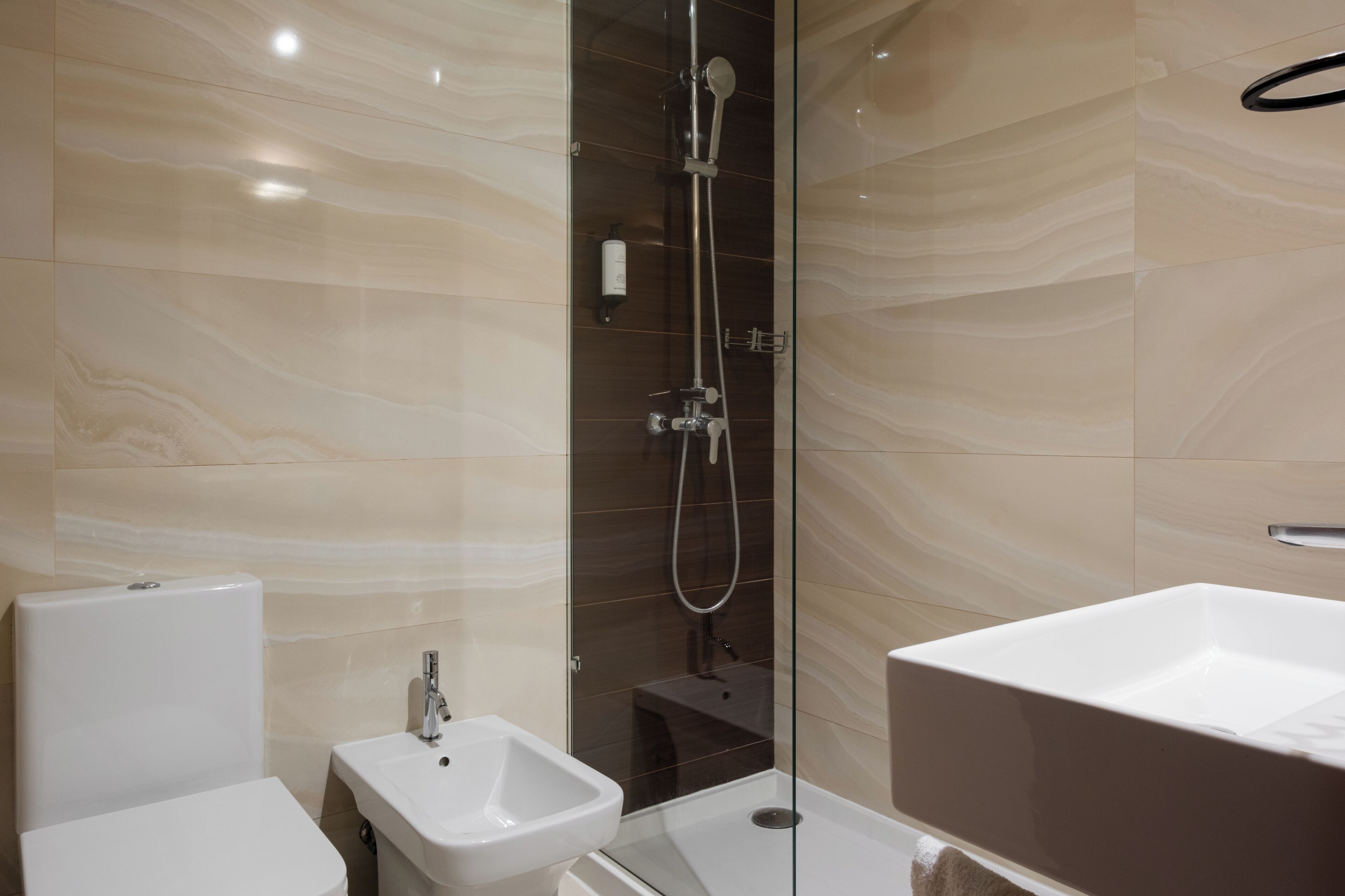 family quadruple room | bathroom | shower, free toiletries, hair dryer, towels