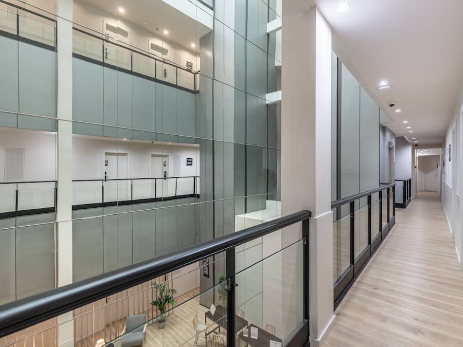 Barandillas en los pasillos