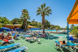 Piscine couverte, piscine extérieure