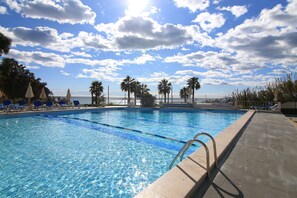 Indoor pool, outdoor pool - Monica Isabel Beach Club (Albufeira)