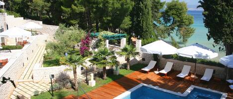 Bain à remous extérieur