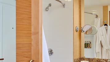 Junior Suite, 1 King Bed | Bathroom | Combined shower/tub, designer toiletries, hair dryer, bathrobes