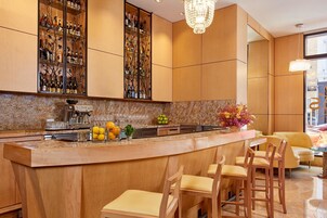 Bar (en la propiedad)