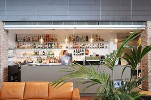 Cocktail bar