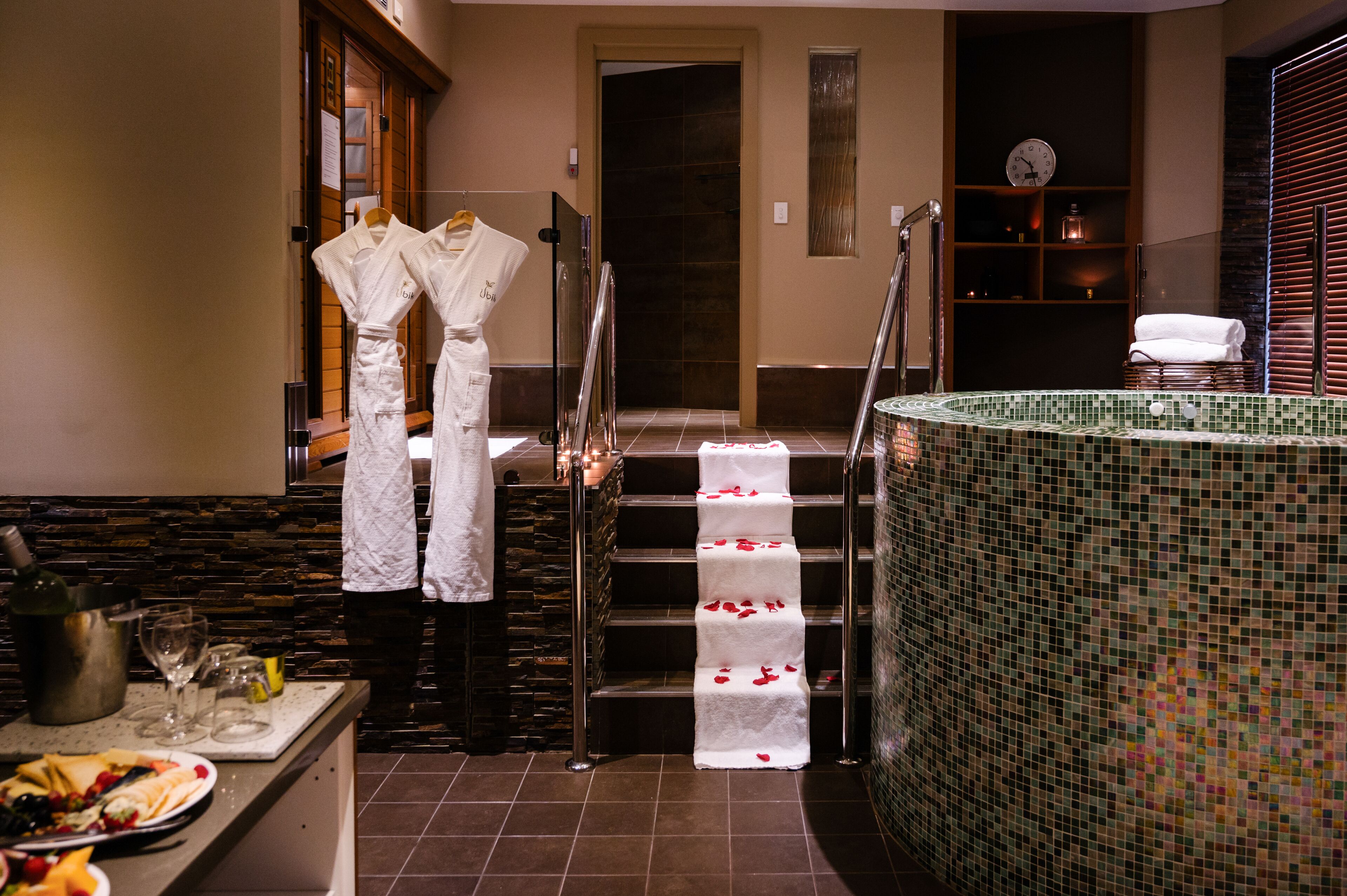 couples treatment room(s), body treatments, hydrotherapy, aromatherapy