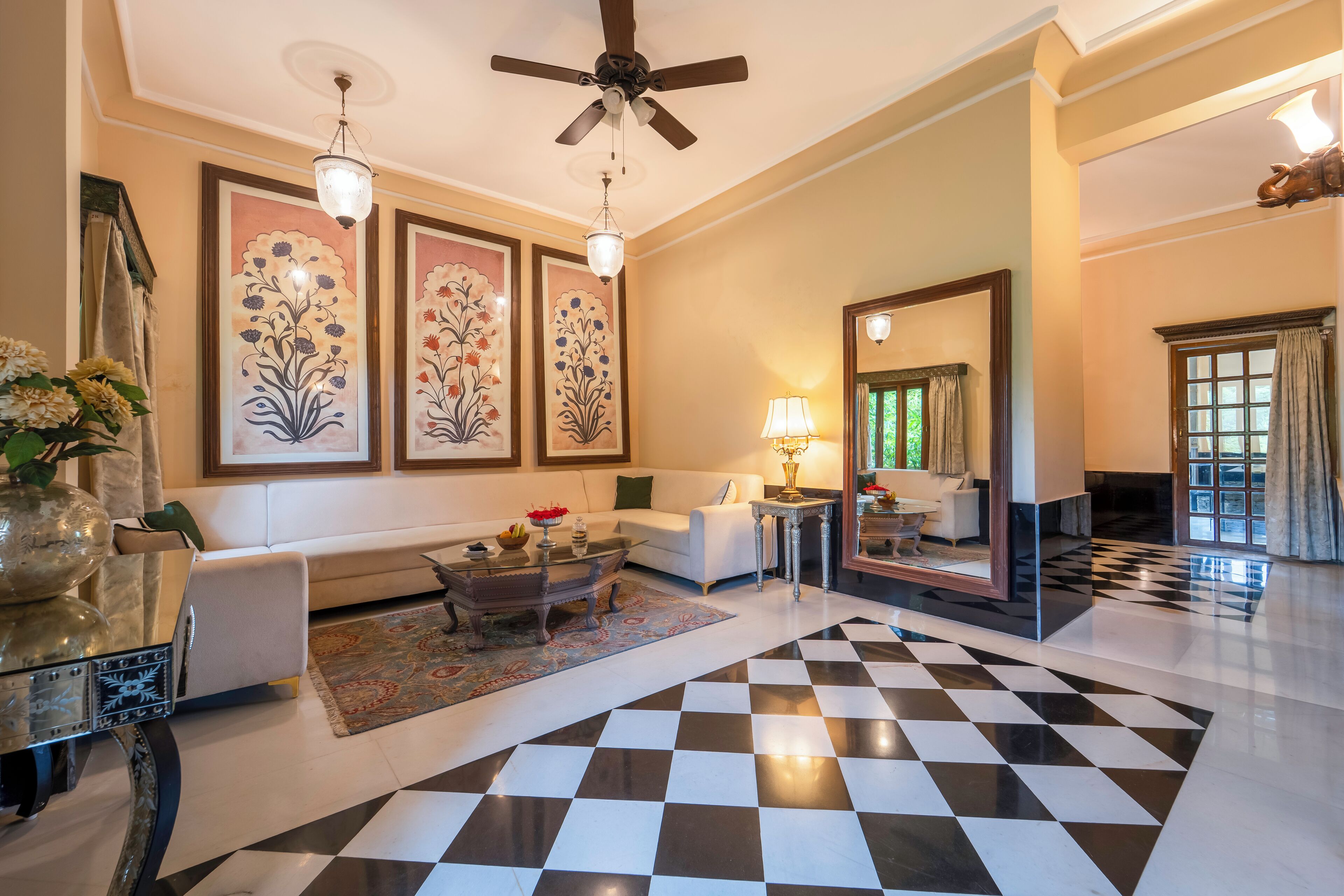 Royal Salute Suite | Living area