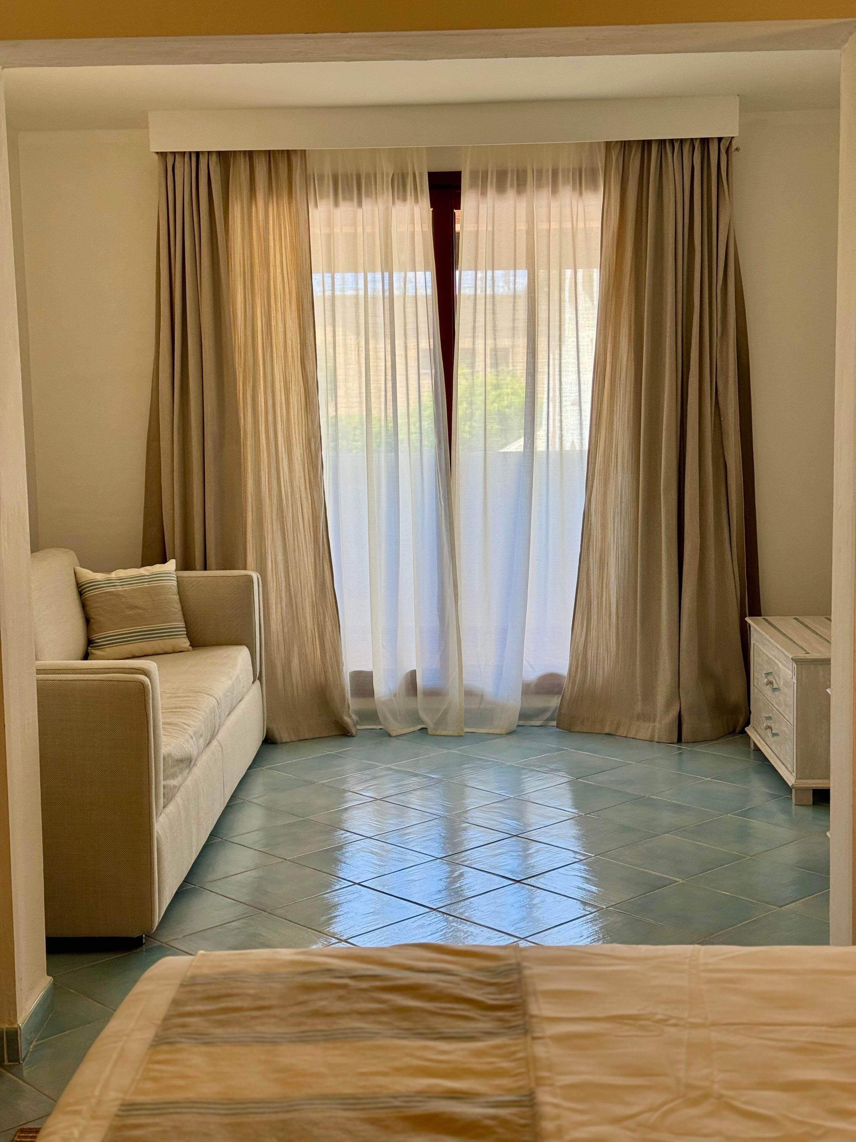 junior suite | minibar, in-room safe, soundproofing, free wifi