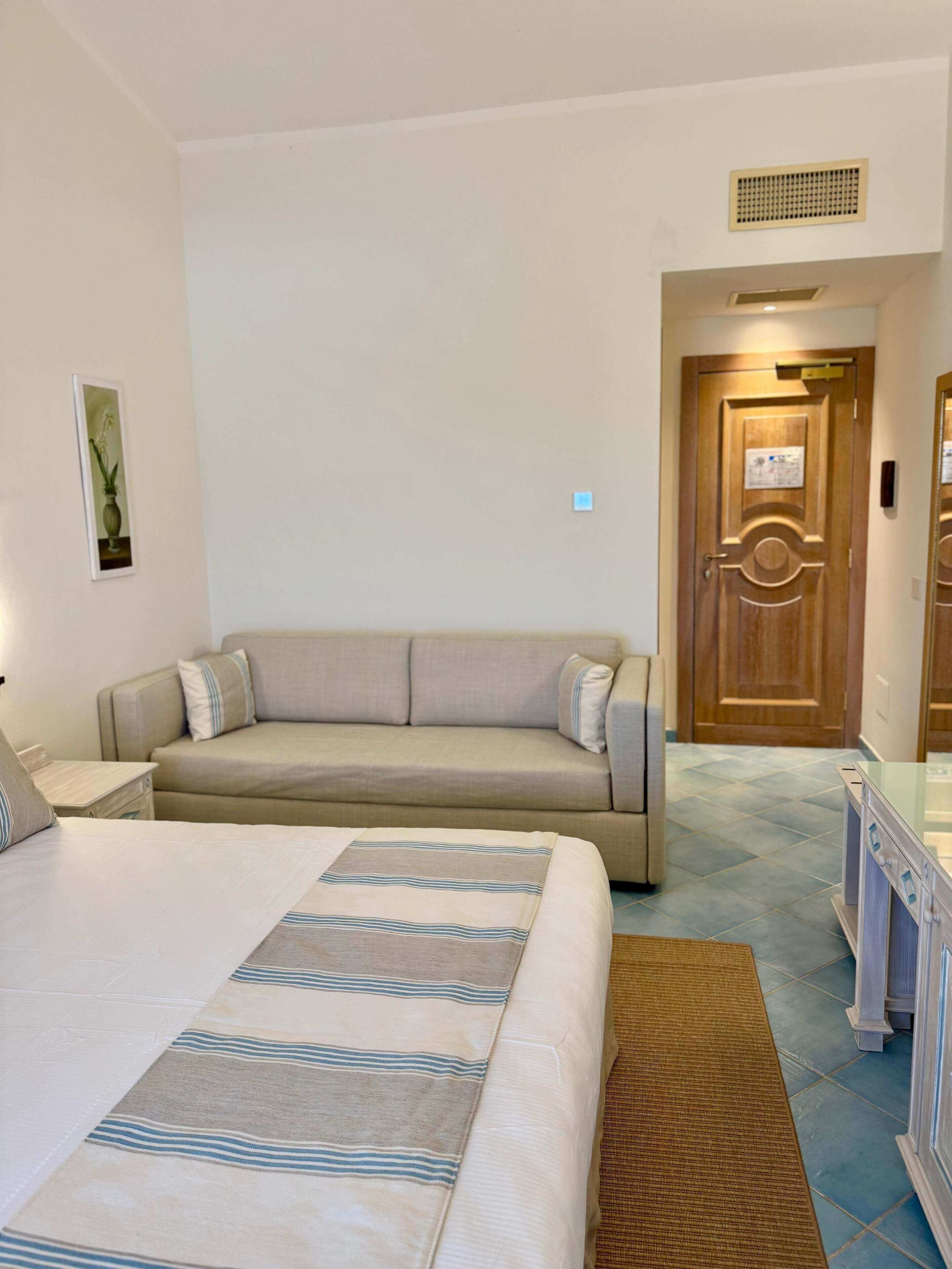 classic room (family) | minibar, in-room safe, soundproofing, free wifi