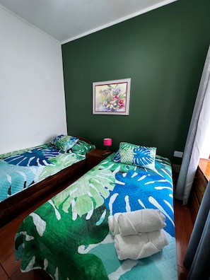 Standard Double Room, 2 Twin Beds | Down comforters, Select Comfort beds, in-room safe, iron/ironing board - Hotel 1492 (San José)