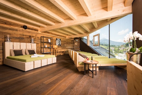 Couples treatment rooms, body treatments, aromatherapy