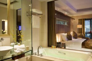 Deep soaking bathtub - Wyndham Garden Suzhou (Suzhou)