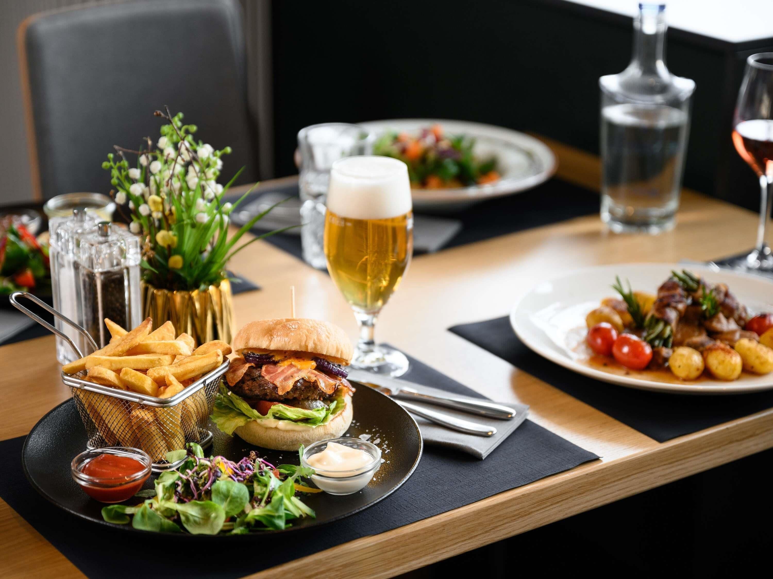 breakfast, lunch, dinner served; international cuisine