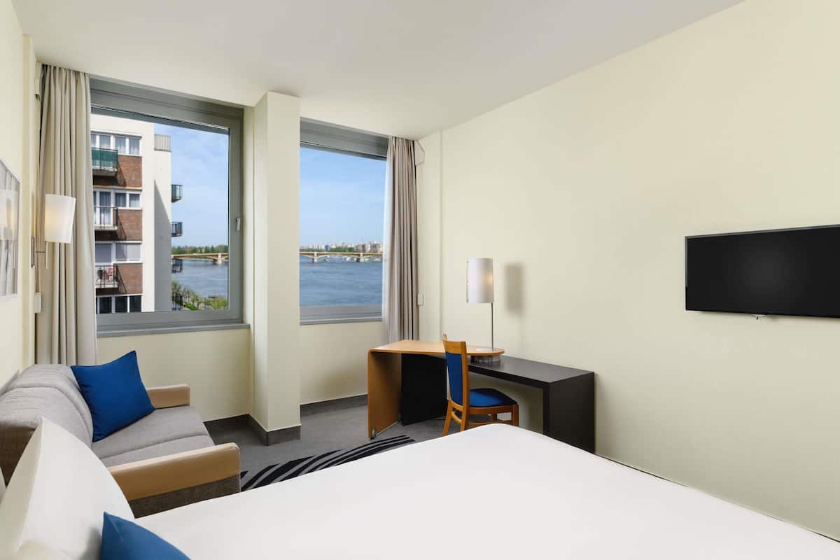 Executive Room, 1 Double Bed (Margaret Bridge view) | View from room