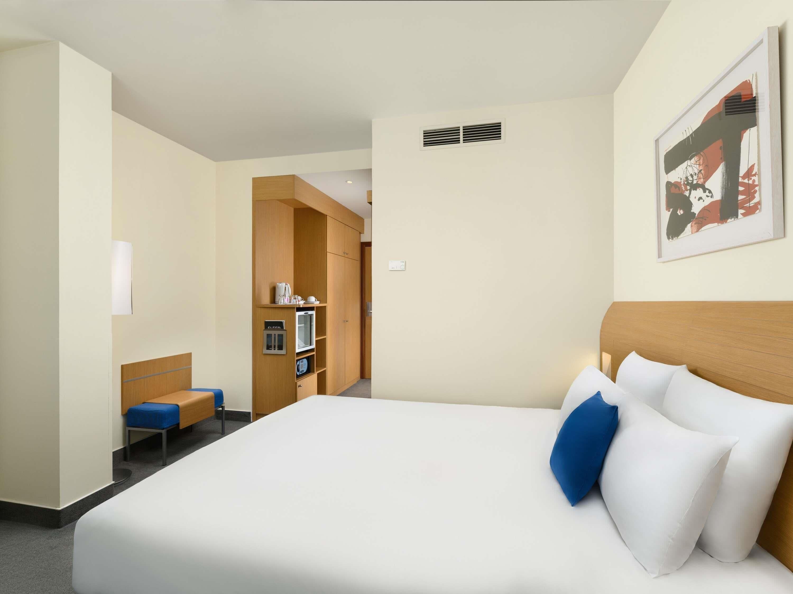 Kamar Superior, 1 Tempat Tidur Double | Minibar, brankas, meja kerja, dan ruang kerja ramah laptop