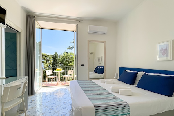 Standard Double Room, 1 Bedroom, Garden View | Hypo-allergenic bedding available, in-room safe, desk, WiFi (free)