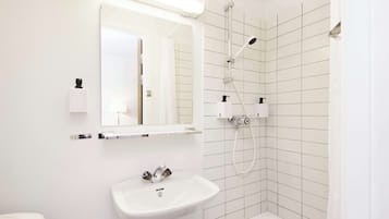 Shower, towels