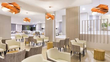 2 bars/lounges, 2 poolside bars