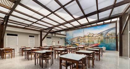 Urban Hotel Amadeos