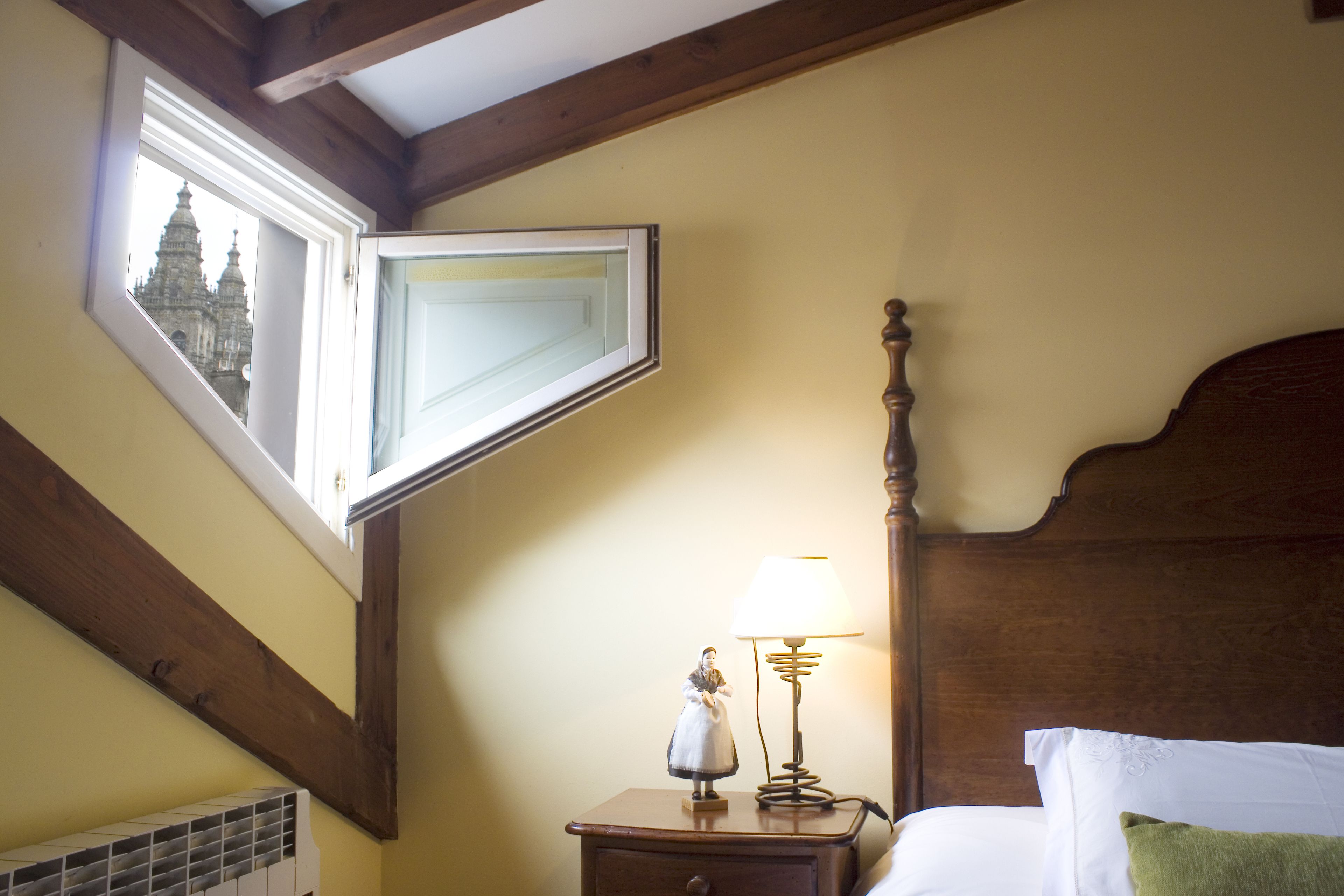 double or twin room | desk, free wifi, bed sheets