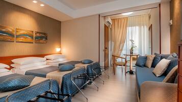 Coffres-forts dans les chambres, bureau, Wi-Fi gratuit, draps fournis