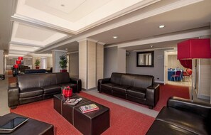 Lobby sitting area - Quality Hotel Rouge et Noir Roma (Rome)