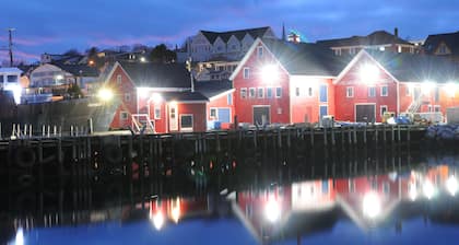 Smugglers Cove Inn