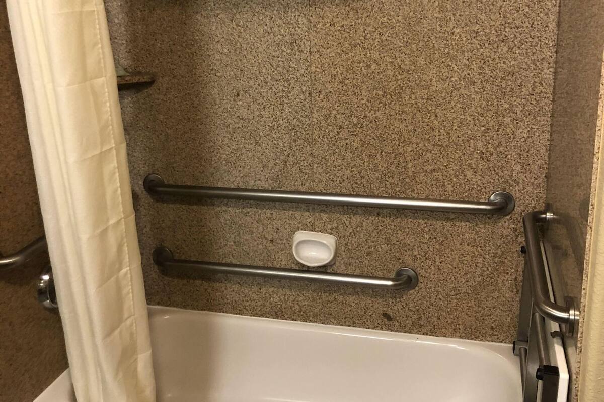 Bathroom | Free toiletries, hair dryer, towels