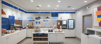 Holiday Inn Express & Suites Marquette by IHG
