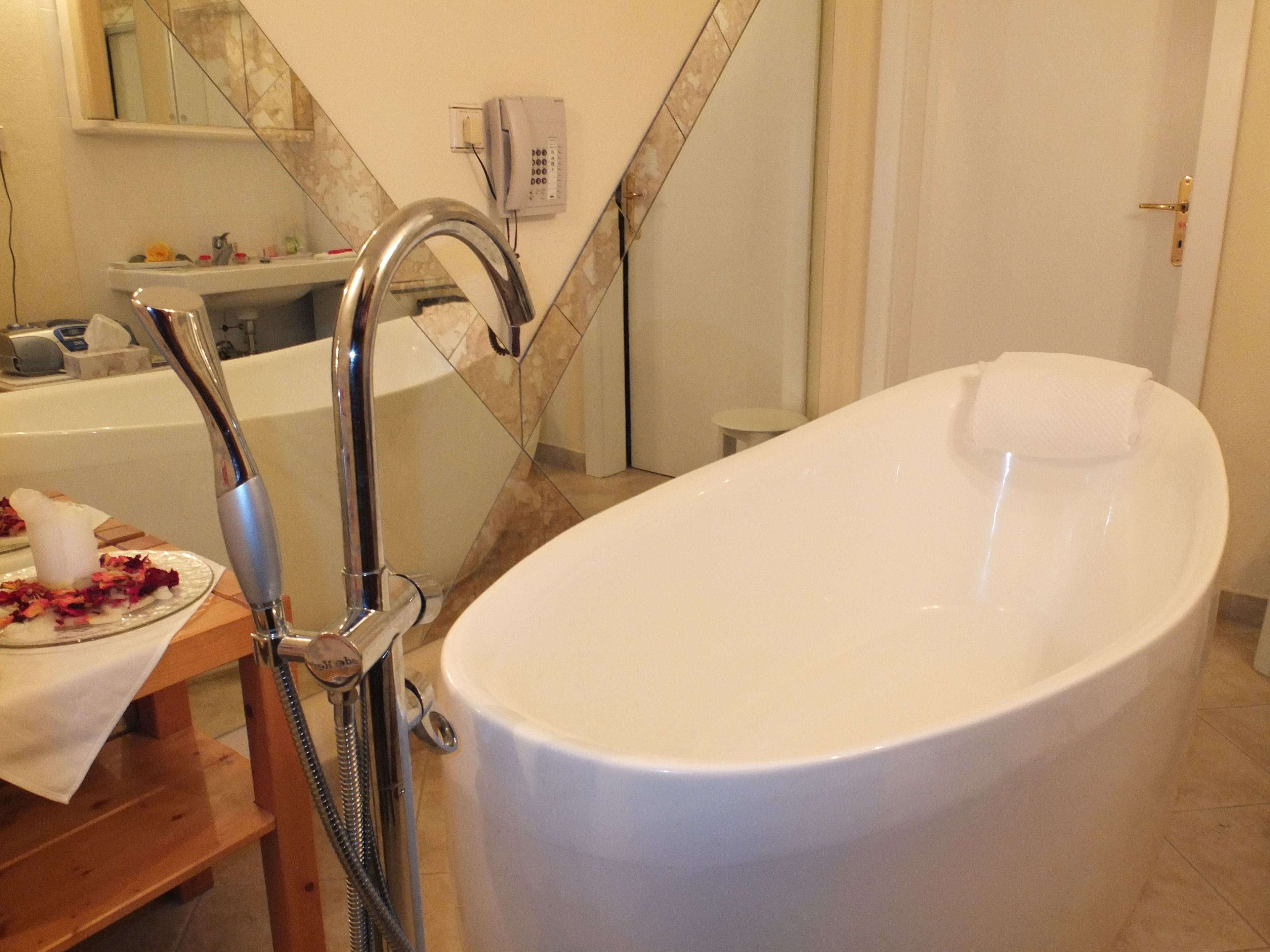 turkish bath/hammam, body treatments, aromatherapy, body wraps