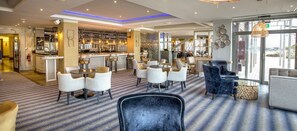 Ocean views, serves lunch, dinner, and brunch