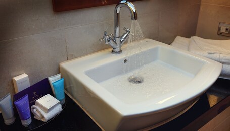 Quay Hotel and Spa - Image 51