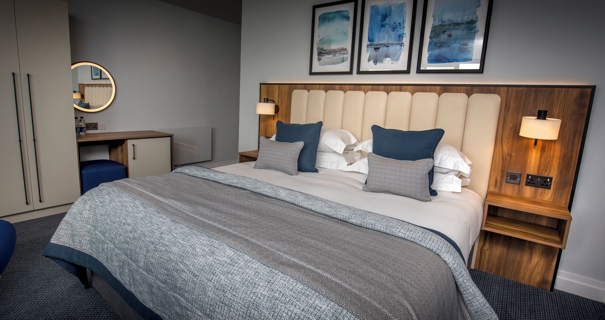 Junior kamer, 1 kingsize bed, niet-roken, uitzicht op rivier | Lakens van Egyptisch katoen, luxe beddengoed, een kluis op de kamer