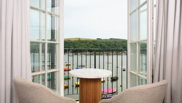 Executive Double Room | Individually decorated, individually furnished, desk, laptop workspace