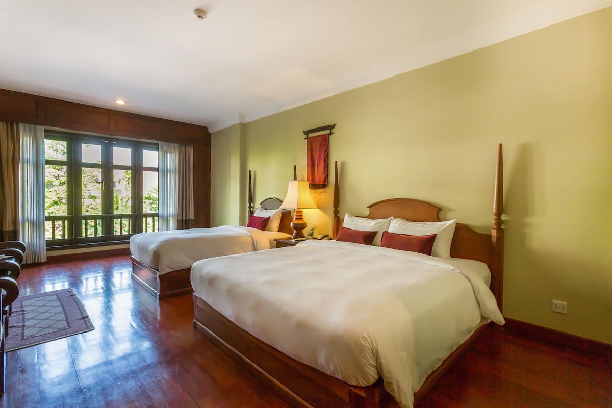 Deluxe Family Room | 1 bedroom, premium bedding, minibar, in-room safe