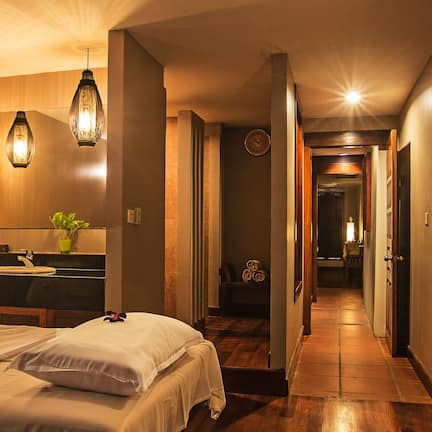 Body treatments, body wraps, body scrubs, facials, 5 treatment rooms