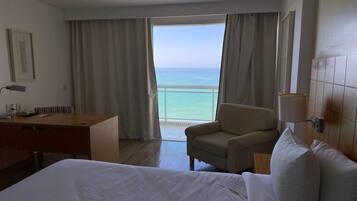 Superior Room, 2 Double Beds, Non Smoking | Minibar, in-room safe, blackout curtains, soundproofing