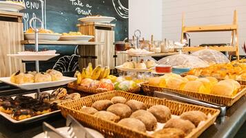 Daily buffet breakfast for a fee