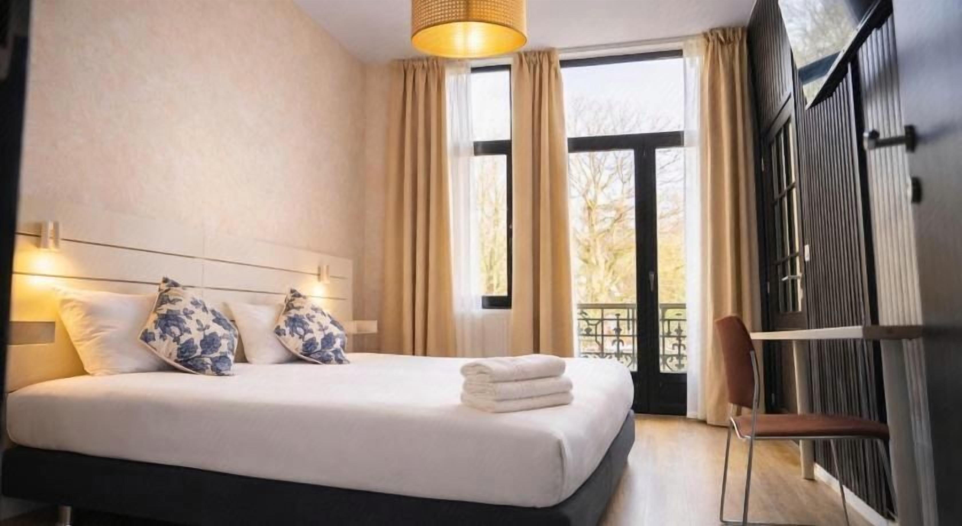 Surmatelas, décoration personnalisée, bureau, fer et planche à repasser