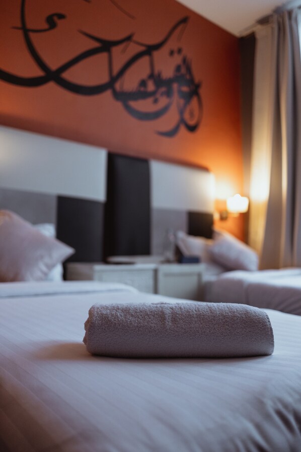 Colchones con pillow-top, decoración personalizada y escritorio 