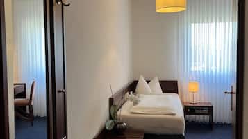 Basic Single Room | Hypo-allergenic bedding, desk, soundproofing, free WiFi