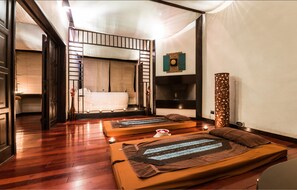 Salas de tratamiento para parejas, sauna y tina de hidromasaje