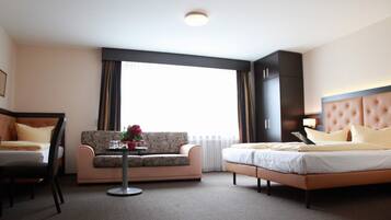 Desk, free cribs/infant beds, rollaway beds, free WiFi